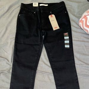 Women’s Black Levi Jean